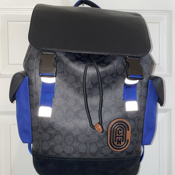 Rivington Backpack In Signature Canvas With Coach Patch - Picture 4 of 11